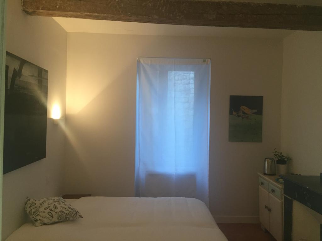 Montricoux B&B Le Chat Qui Dort الغرفة الصورة